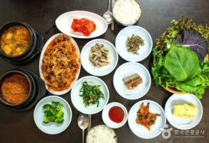 뭉치바위 제육쌈밥