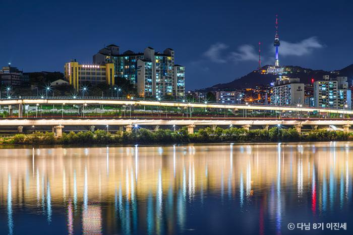 蠶院漢江公園盤浦大橋彩虹噴泉夜景