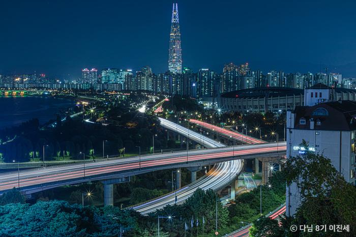 三星迎日公園漢江夜景與樂天塔景色